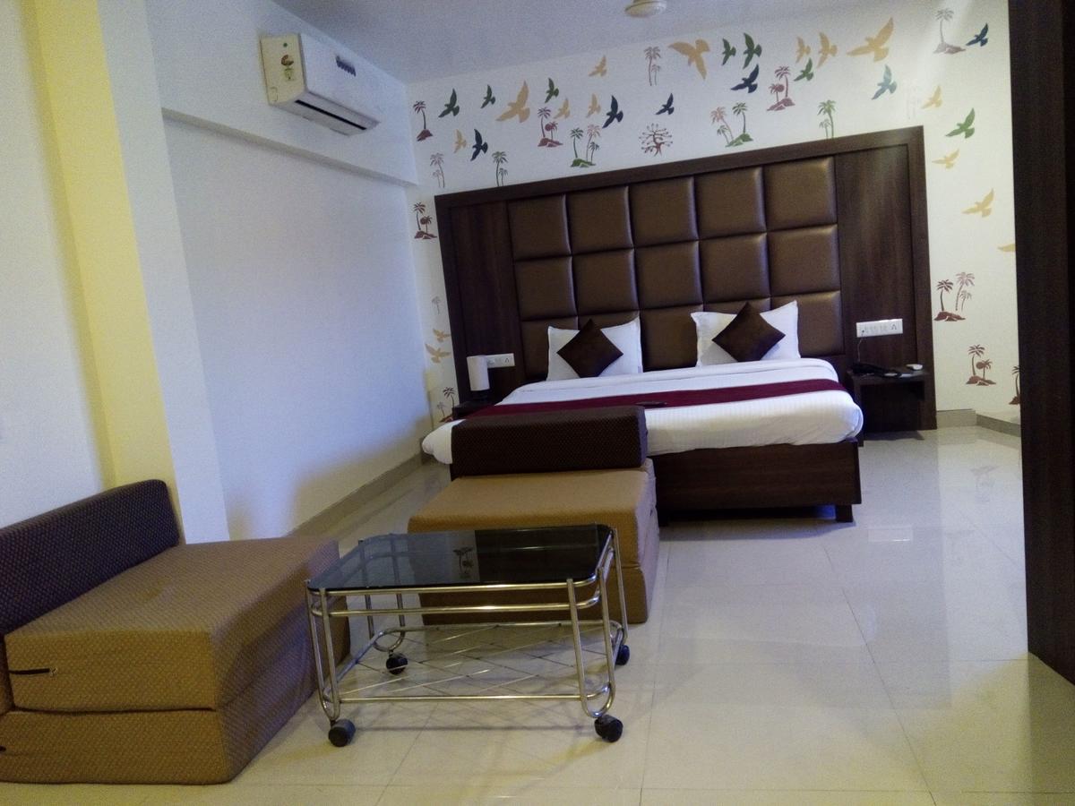 Hotel Veer Residency Panvel Esterno foto
