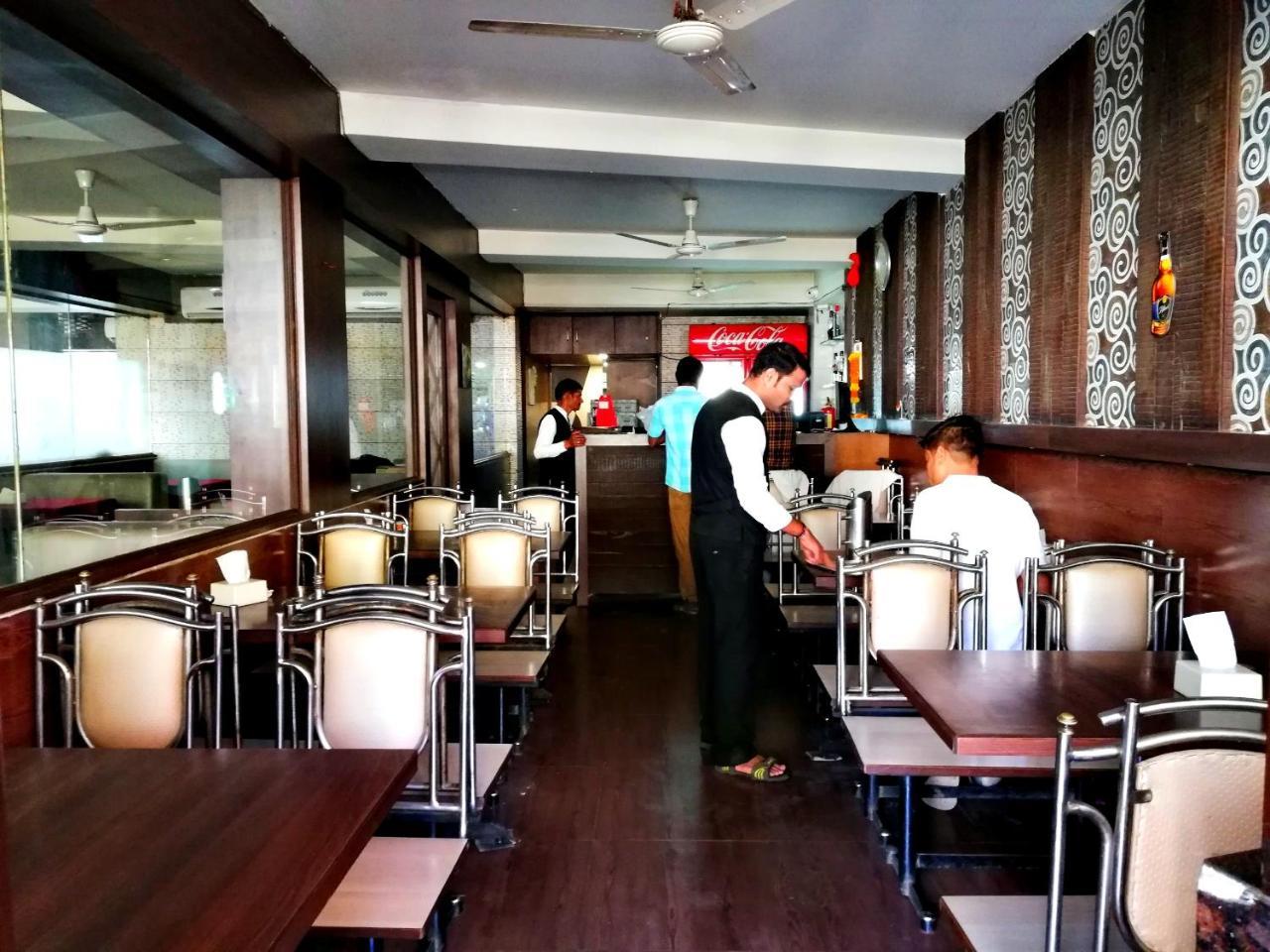 Hotel Veer Residency Panvel Esterno foto